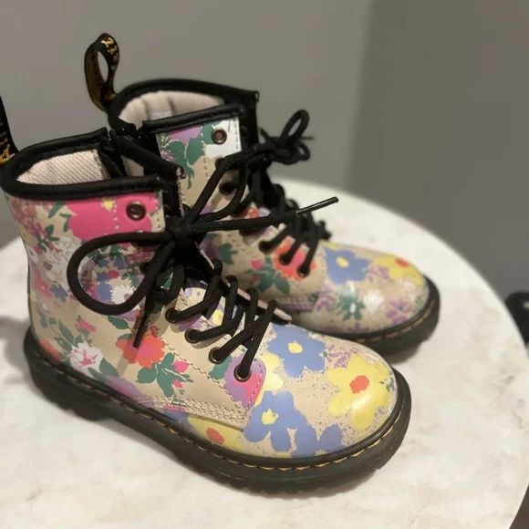 Dr. Martens Kids Boots - Pastel Floral - Picture 3 of 7